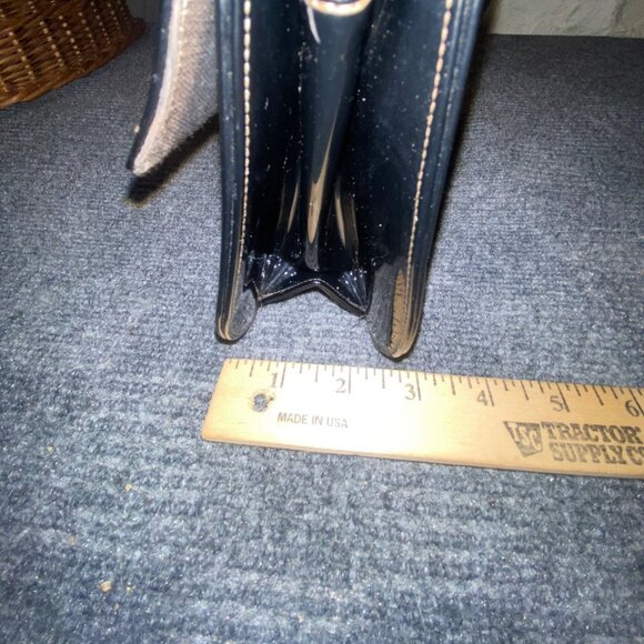 Vintage Black Patent Leather Handbag  Gold Tone Handle Hardware Classic USA - Picture 7 of 16